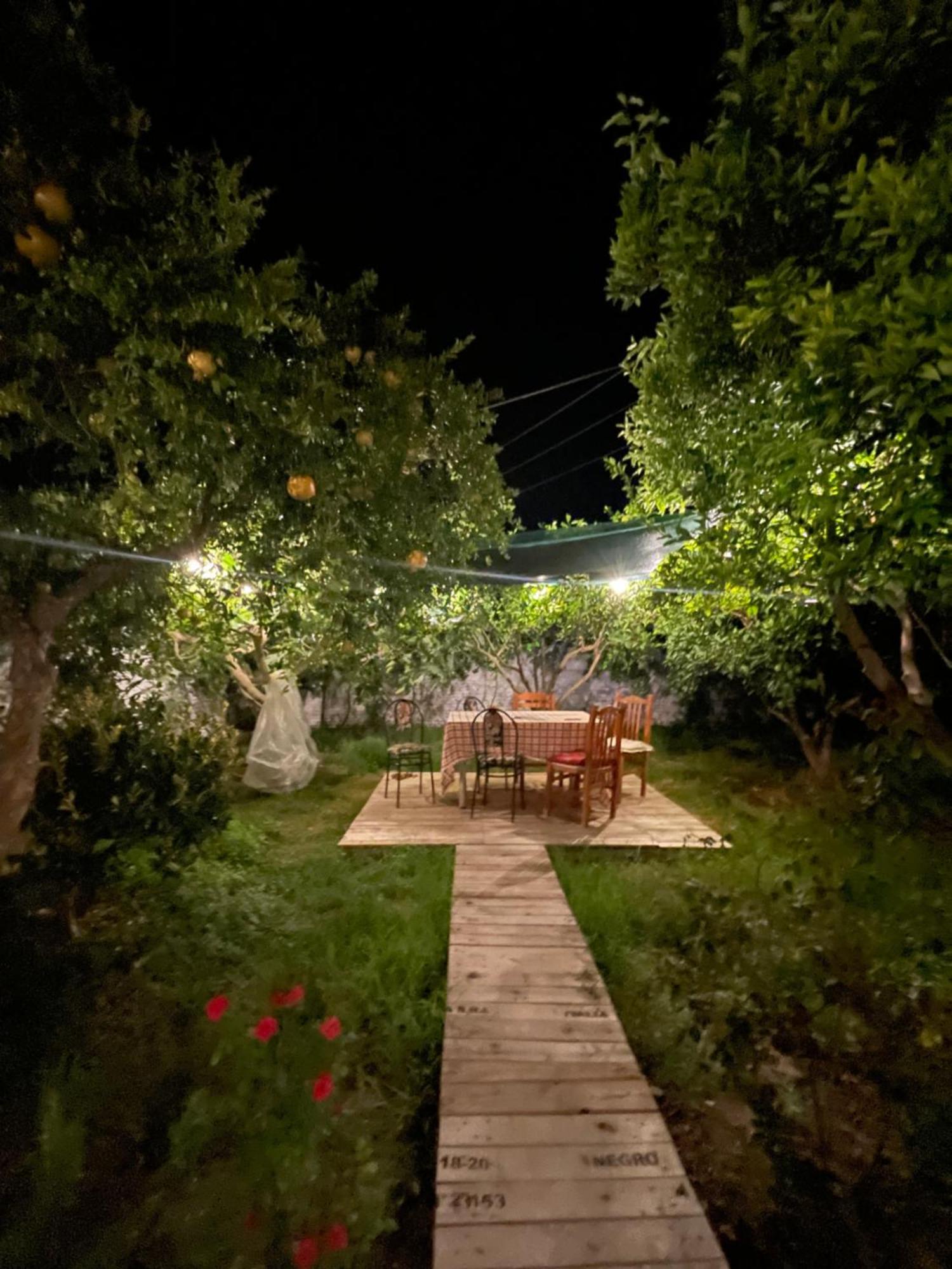 Guest House Luli Strumi Берат Экстерьер фото